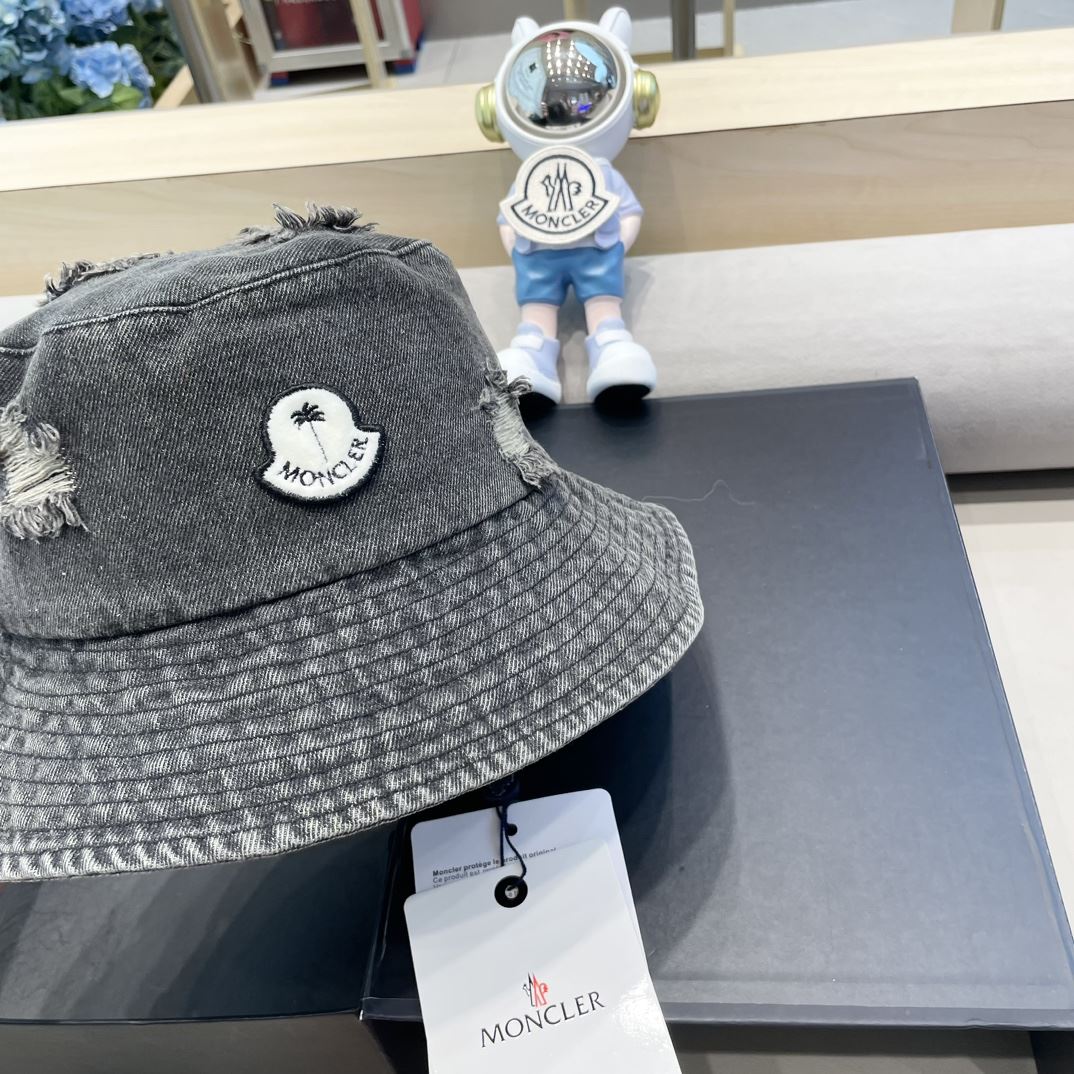 Moncler Caps